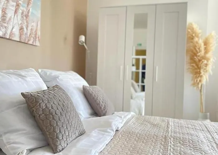 Caramel Comforts In Stinjan Only 800 M From The Beach, Free Parking