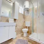 Apartment Caramel Comforts In Stinjan Only 800 M From The Beach, Free Parking *