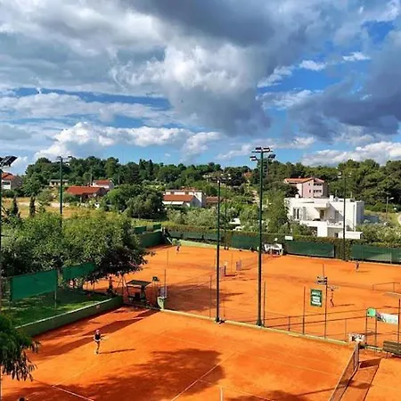 Apartamento Caramel Comforts In Stinjan Only 800 M From The Beach, Free Parking