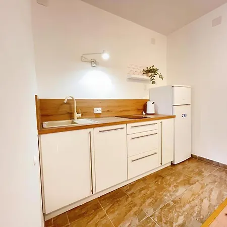 Caramel Comforts In Stinjan Only 800 M From The Beach, Free Parking