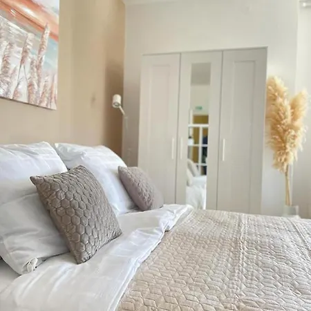 Caramel Comforts In Stinjan Only 800 M From The Beach, Free Parking