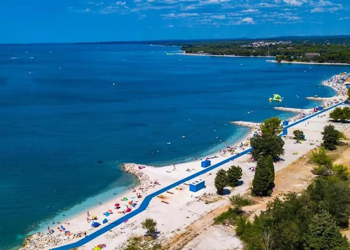 Caramel Comforts In Stinjan Only 800 M From The Beach, Free Parking Appartamento *