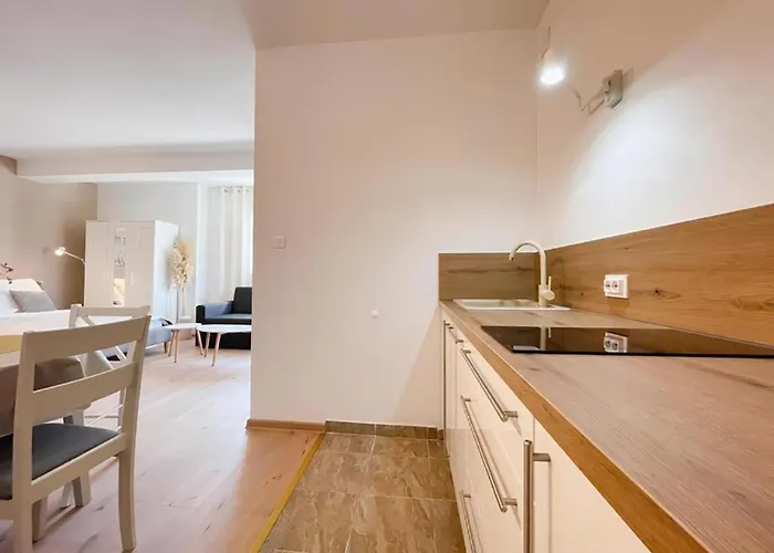 Caramel Comforts In Stinjan Only 800 M From The Beach, Free Parking *