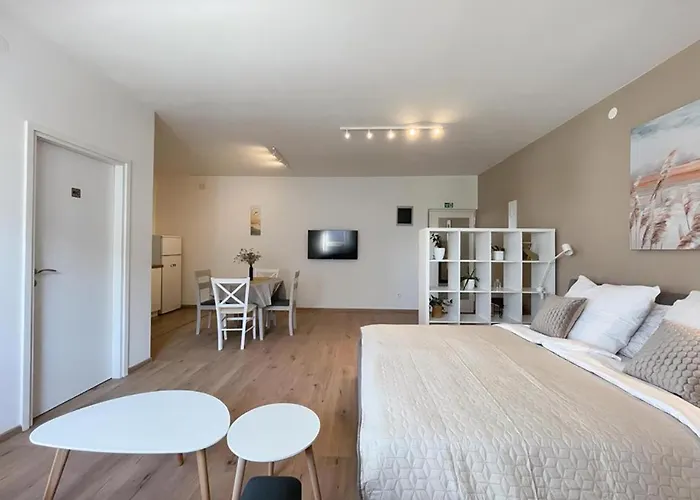 Caramel Comforts In Stinjan Only 800 M From The Beach, Free Parking Appartamento