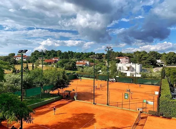Apartamento Caramel Comforts In Stinjan Only 800 M From The Beach, Free Parking